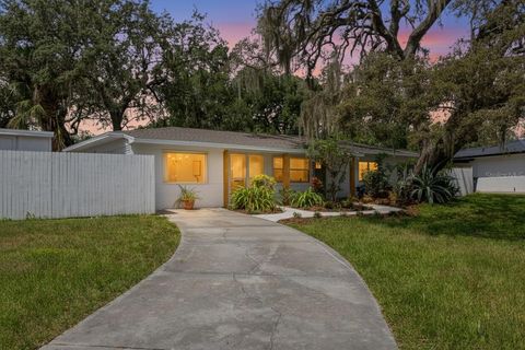 Photo of 6013 Roberta Circle, Tampa, FL 33604 (MLS # TB8431464)