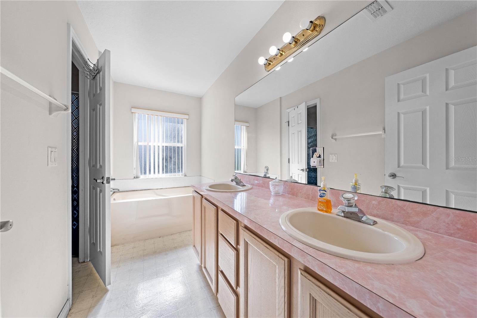 LAKEVIEW VILLAGE - Residential
