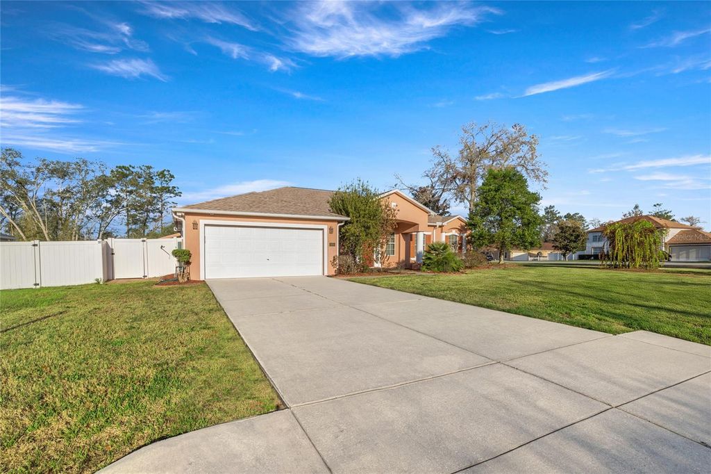 Photo of 11619 SW 50th Circle, Ocala, FL 34476 (MLS # OM720712)