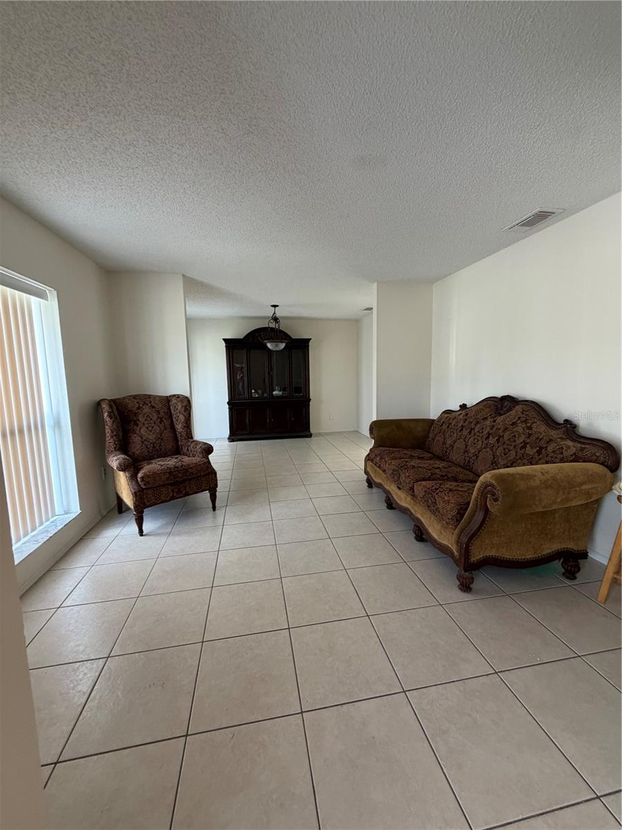 LAKEWOOD AT THE CROSSINGS UNIT 4 - Residential Lease