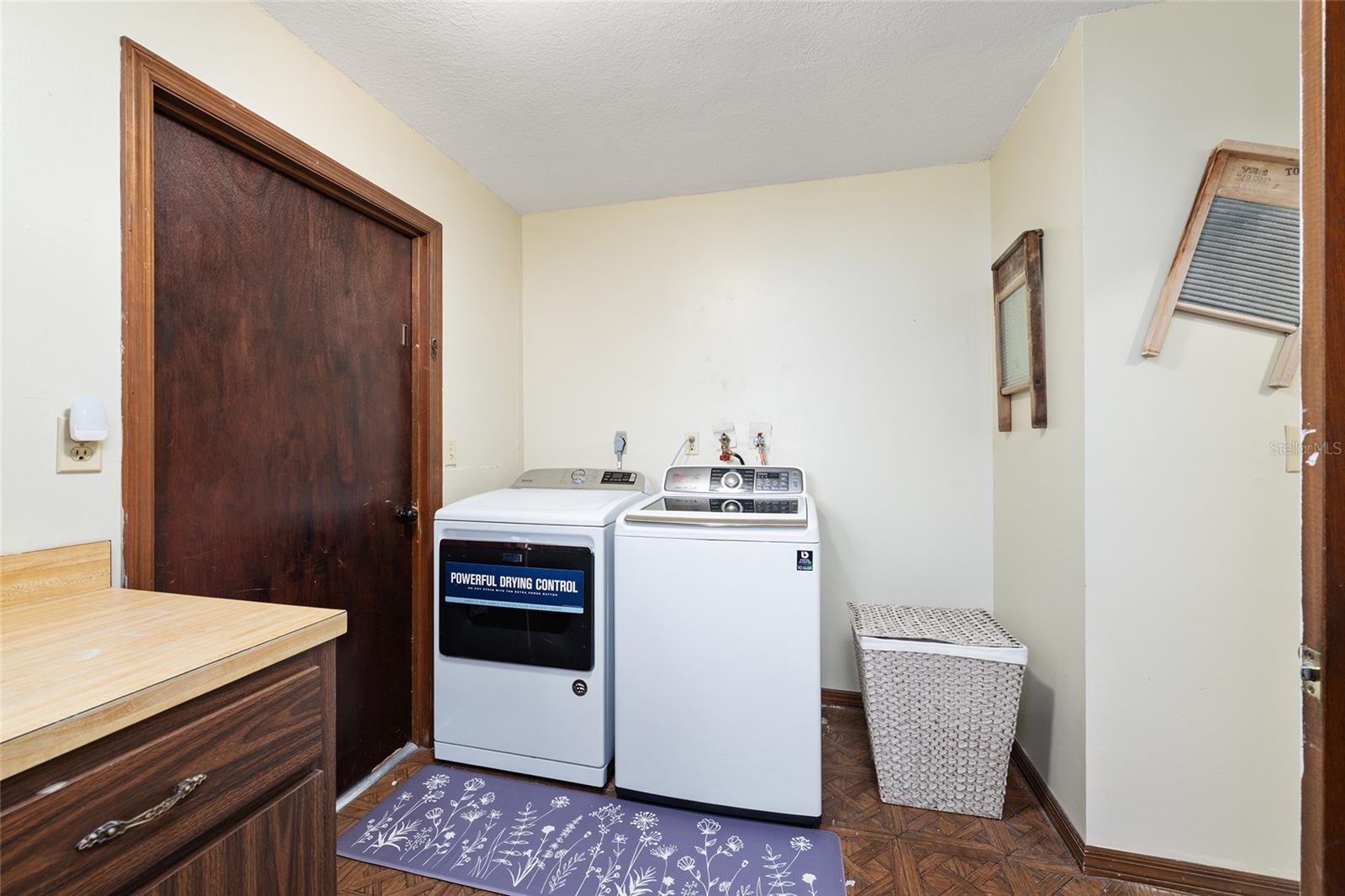 VALENCIA TERRACE - Residential