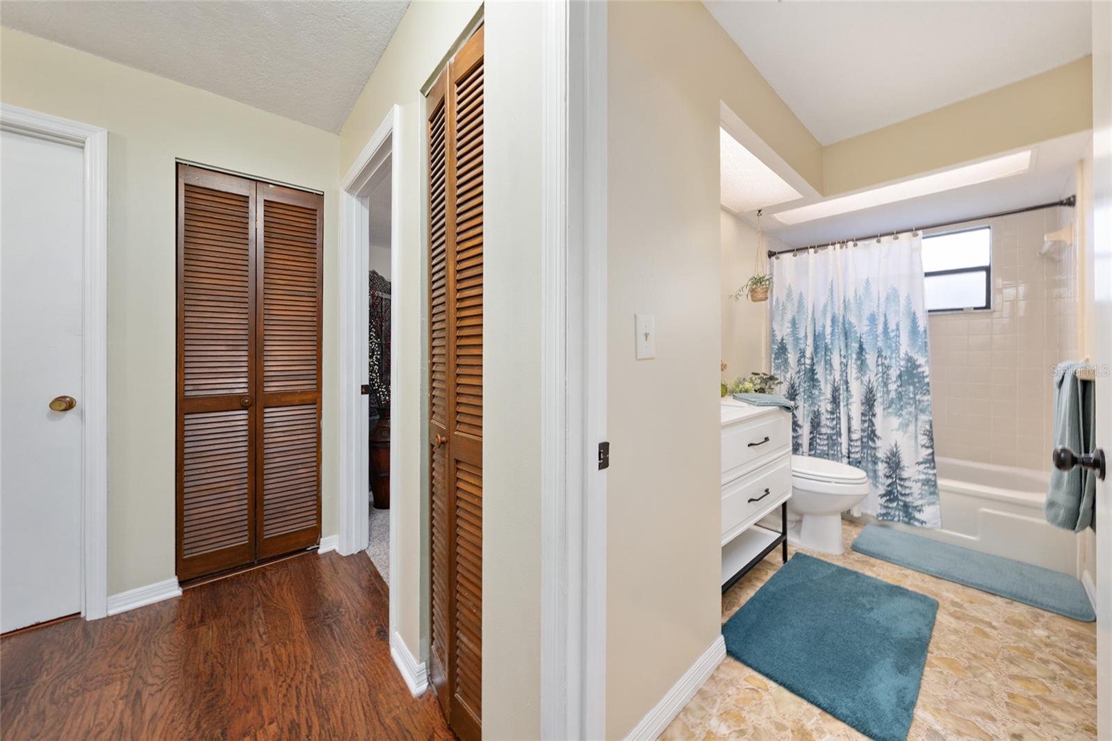 VALENCIA TERRACE - Residential