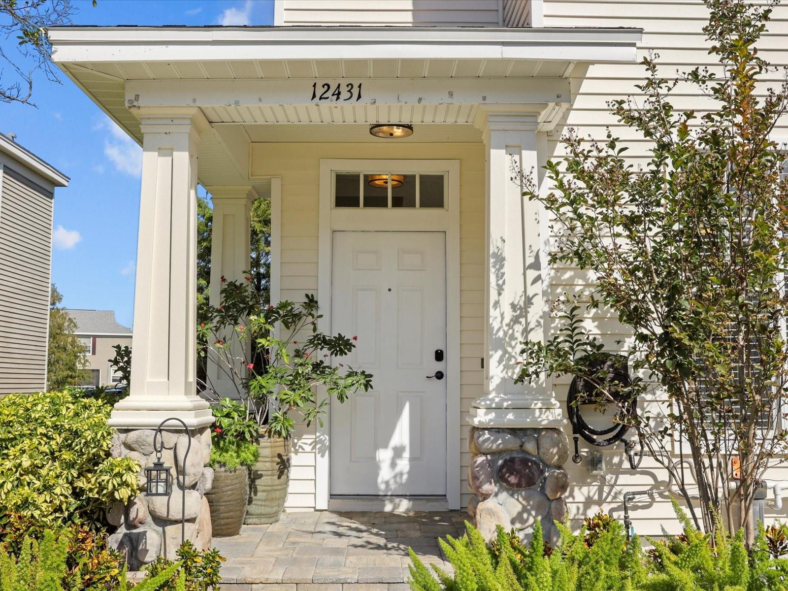 COUNTRY CHASE - Residential