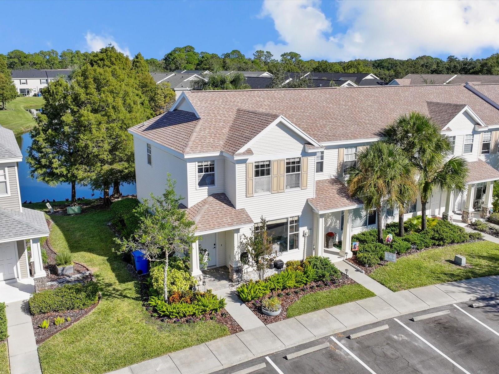 COUNTRY CHASE - Residential