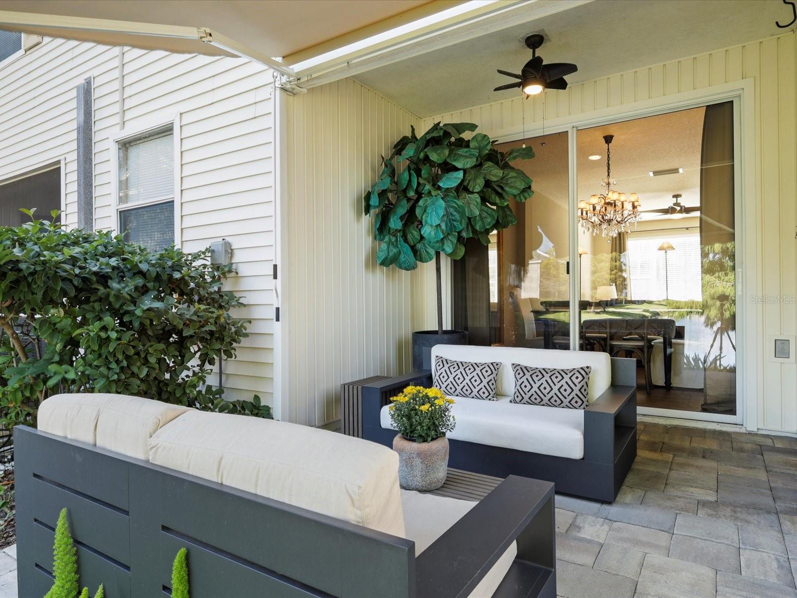 COUNTRY CHASE - Residential