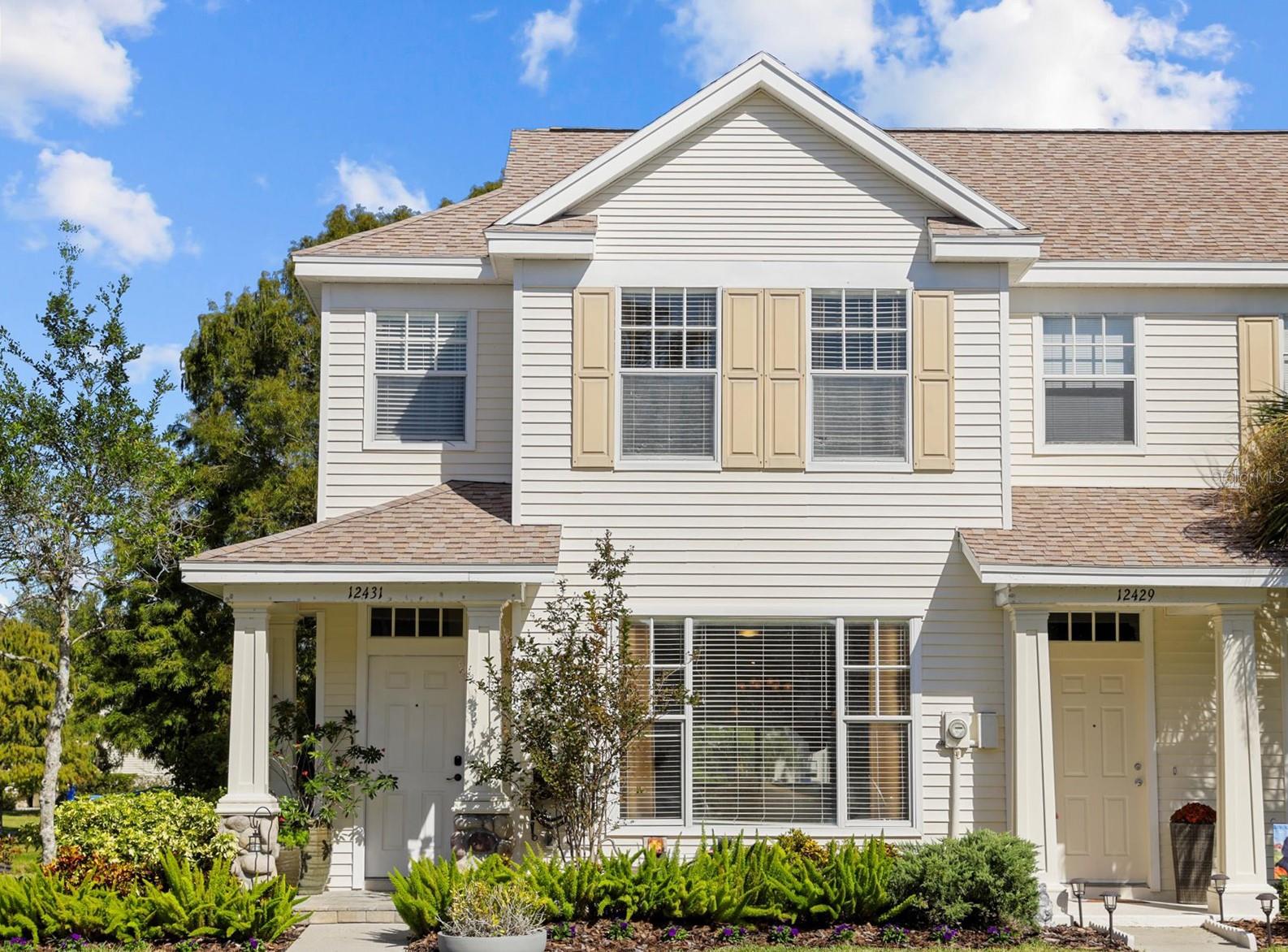 COUNTRY CHASE - Residential