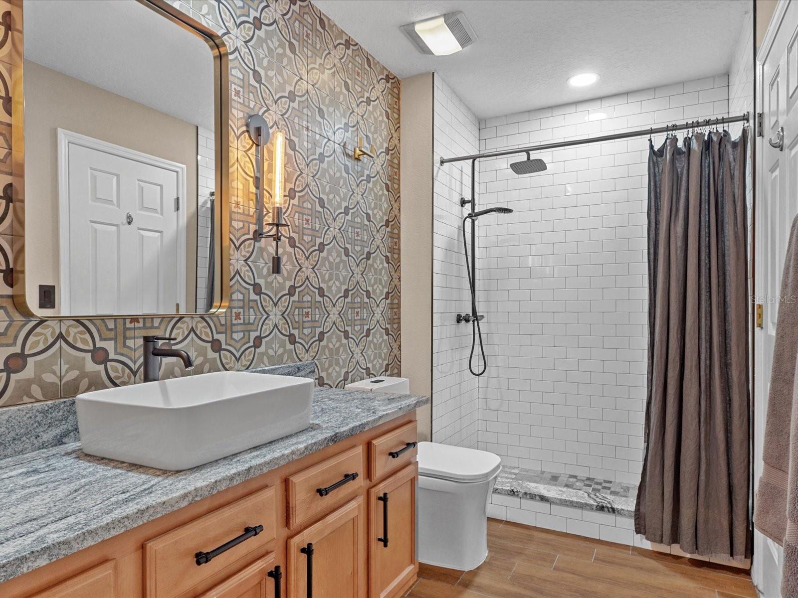 COUNTRY CHASE - Residential