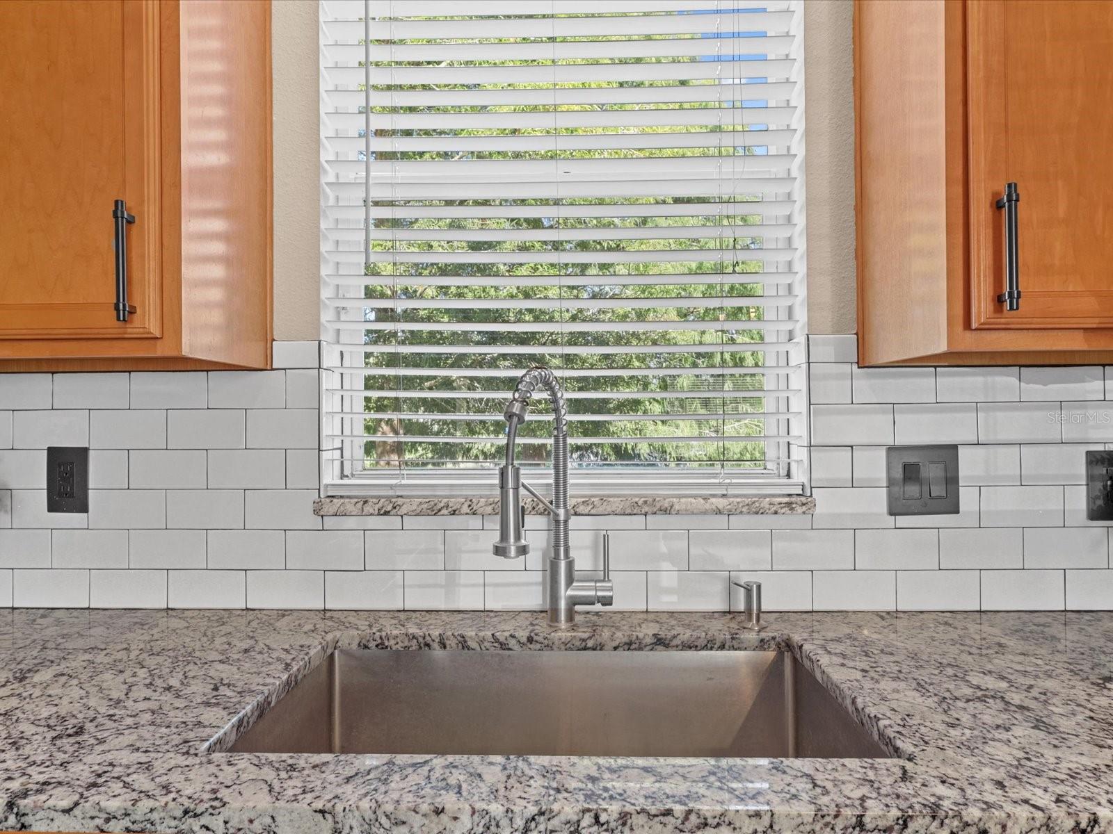 COUNTRY CHASE - Residential