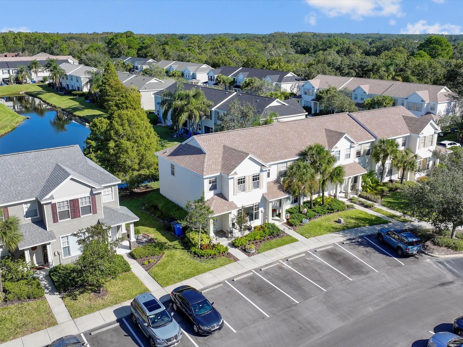 COUNTRY CHASE - Residential