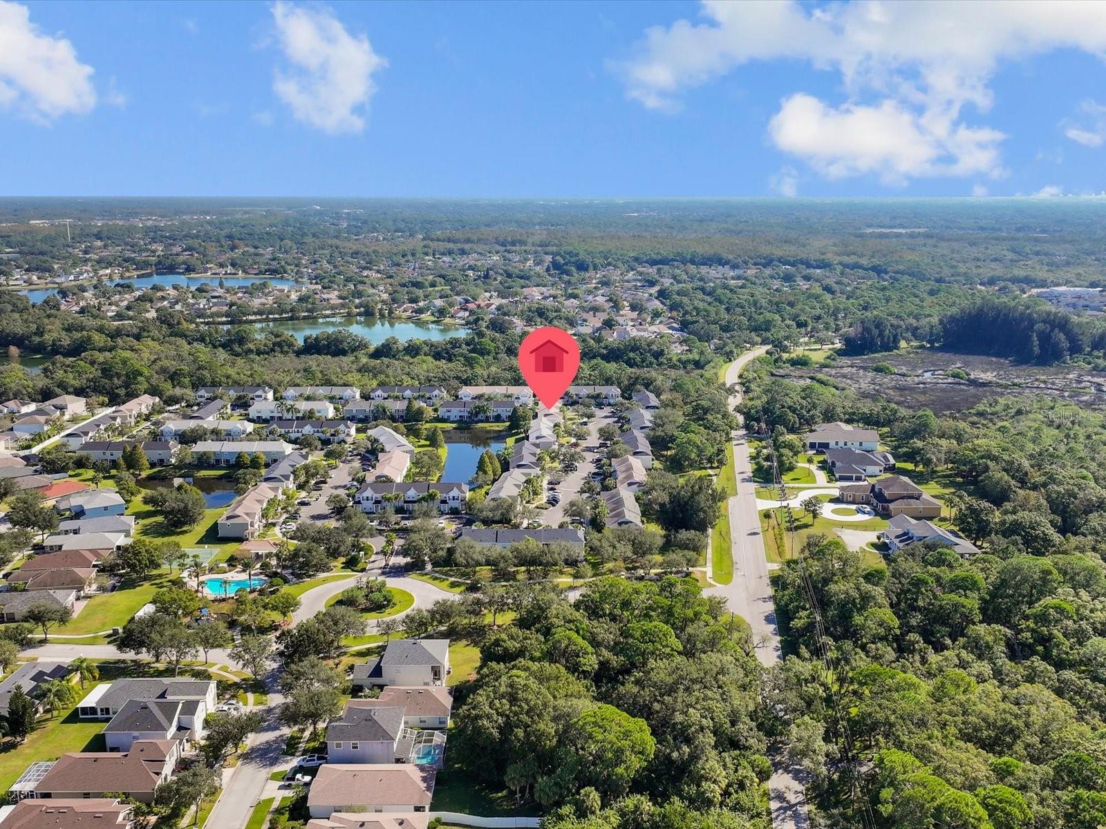 COUNTRY CHASE - Residential