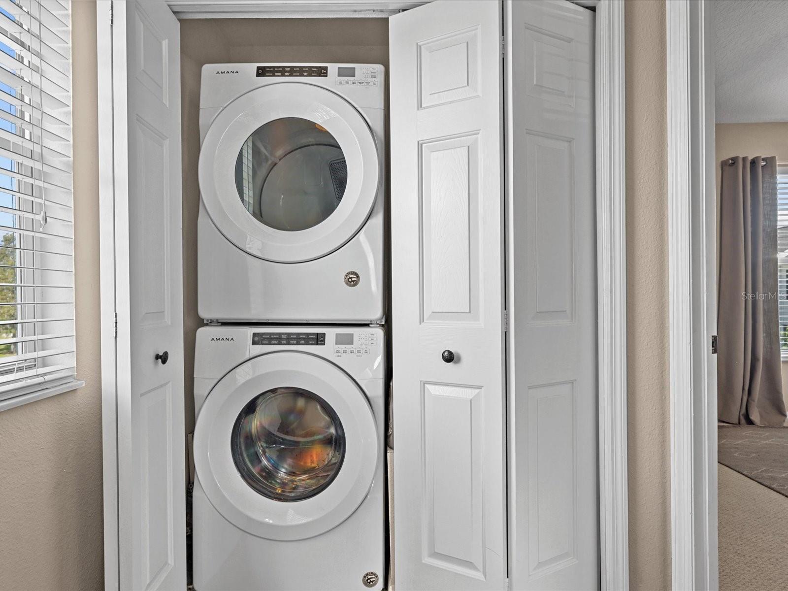 COUNTRY CHASE - Residential