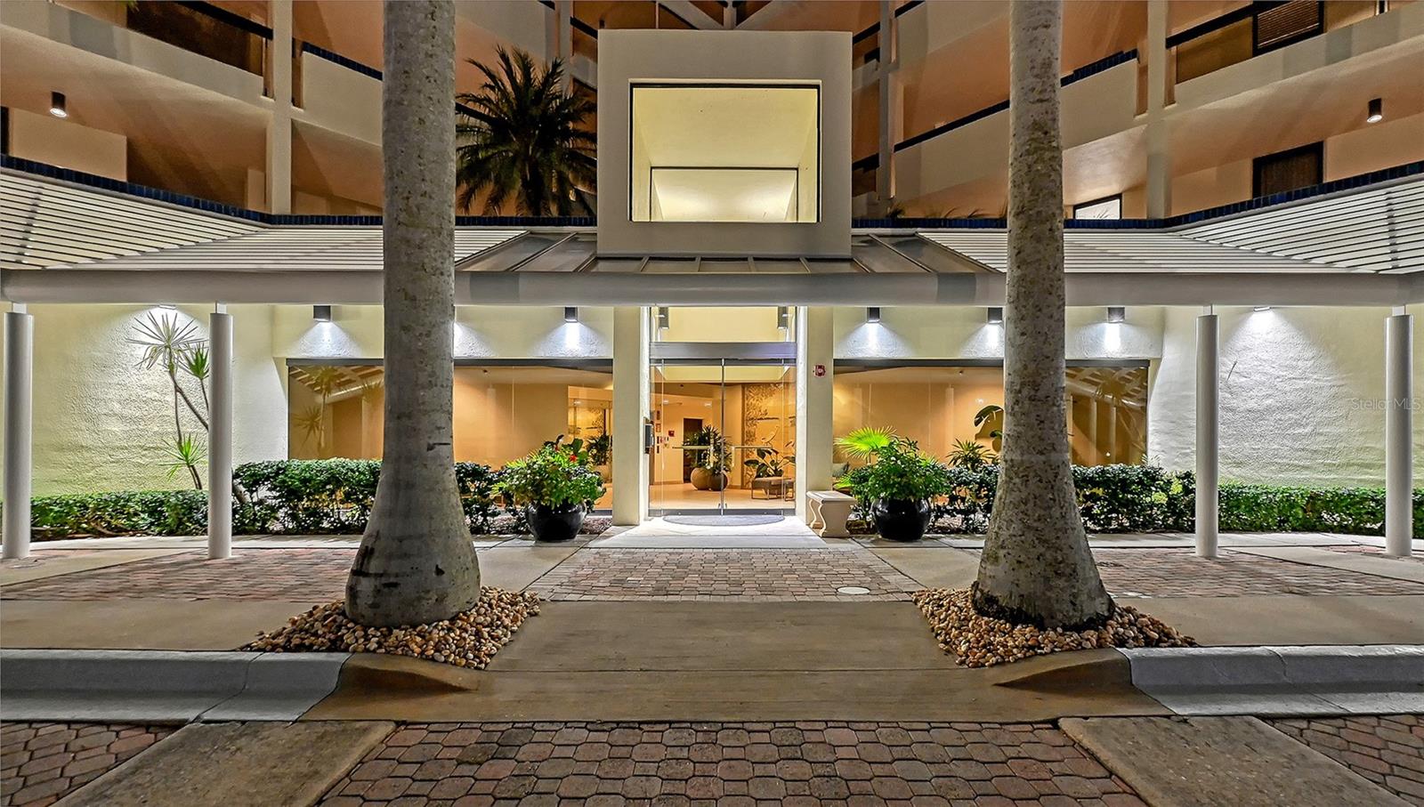 1932 HARBOURSIDE DRIVE 242