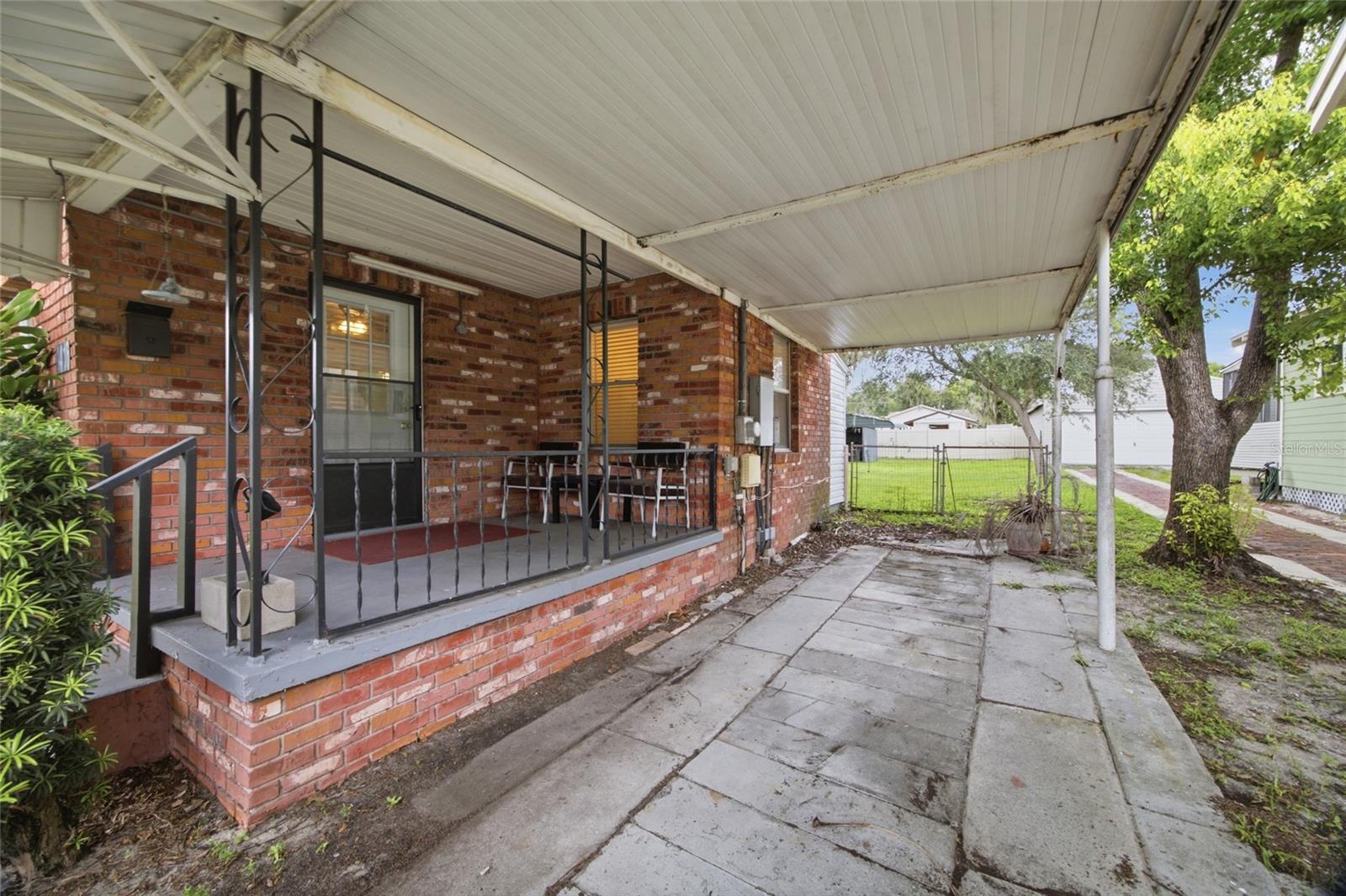 1416 E IDLEWILD AVENUE