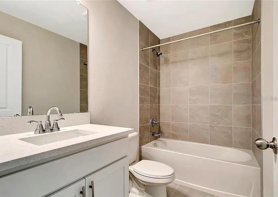 LAUREL BAY TWNHMS - Residential Lease