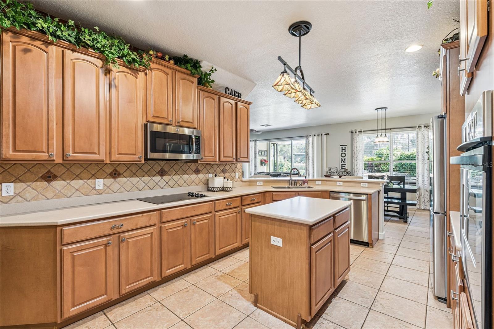 WINDSOR LANDING - Residential
