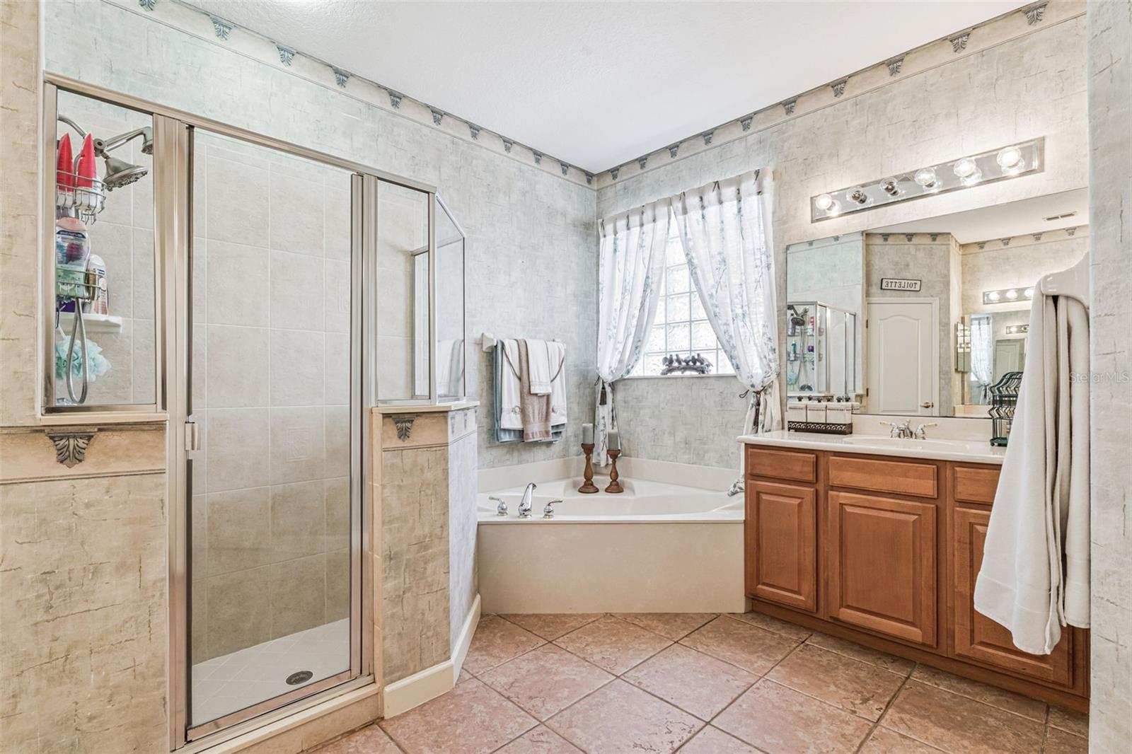 WINDSOR LANDING - Residential
