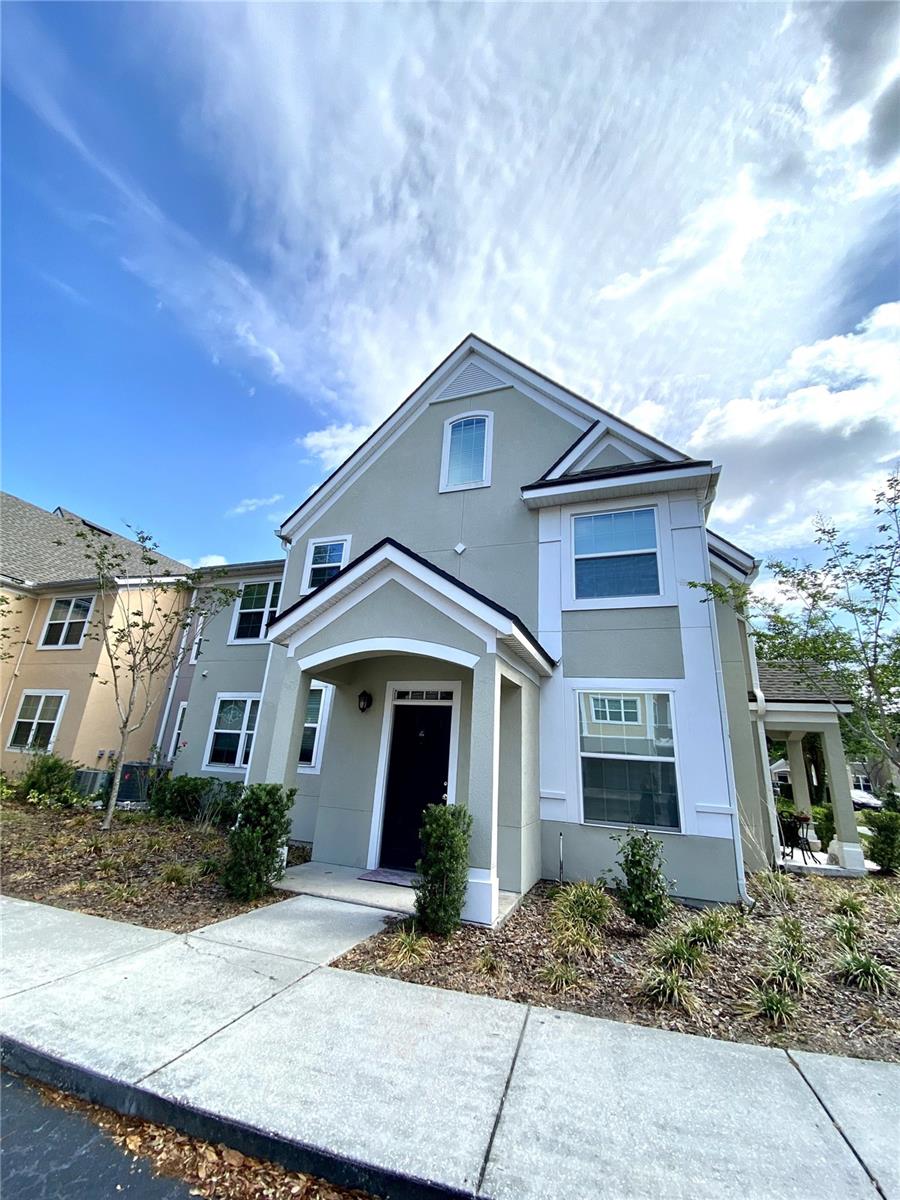 HAMPTONS/METROWEST - Residential Lease