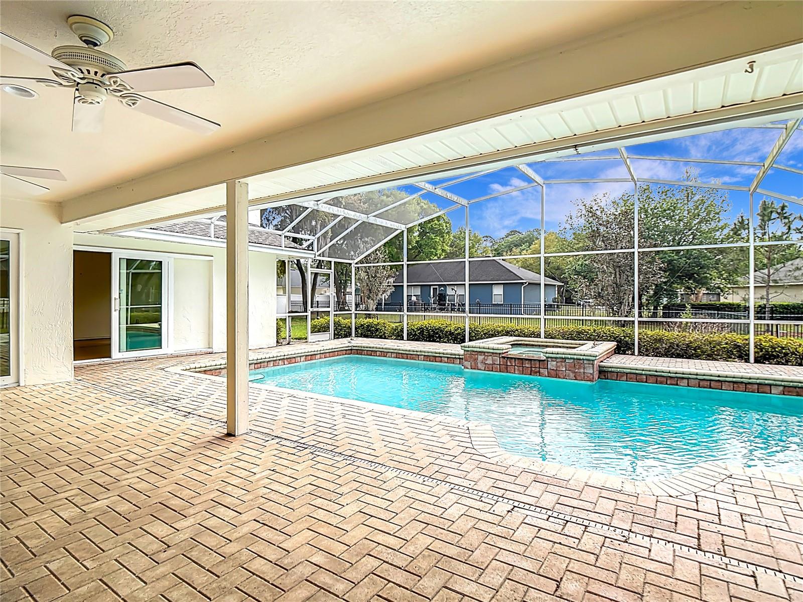 DEER BROOKE - Residential