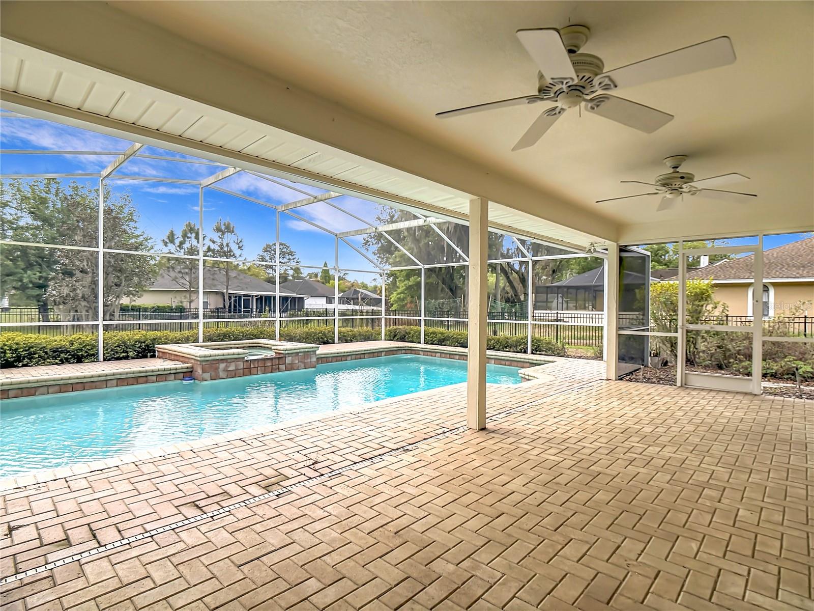 DEER BROOKE - Residential