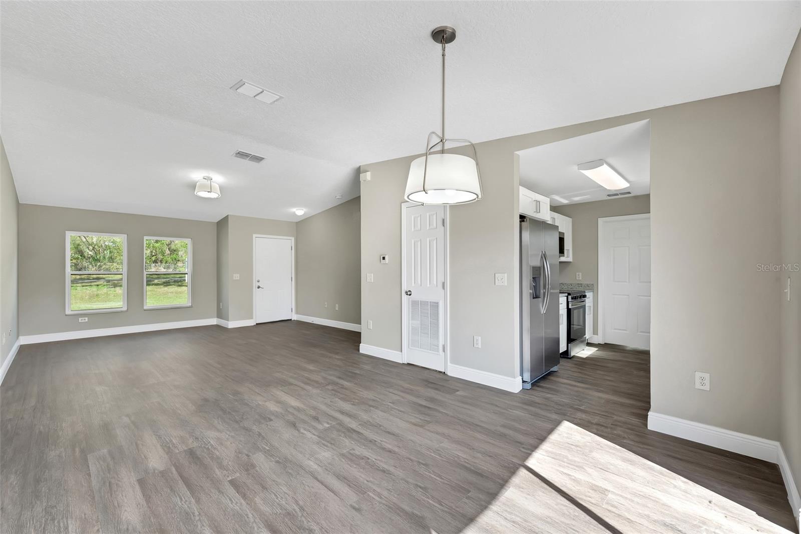 4423 HILL DRIVE