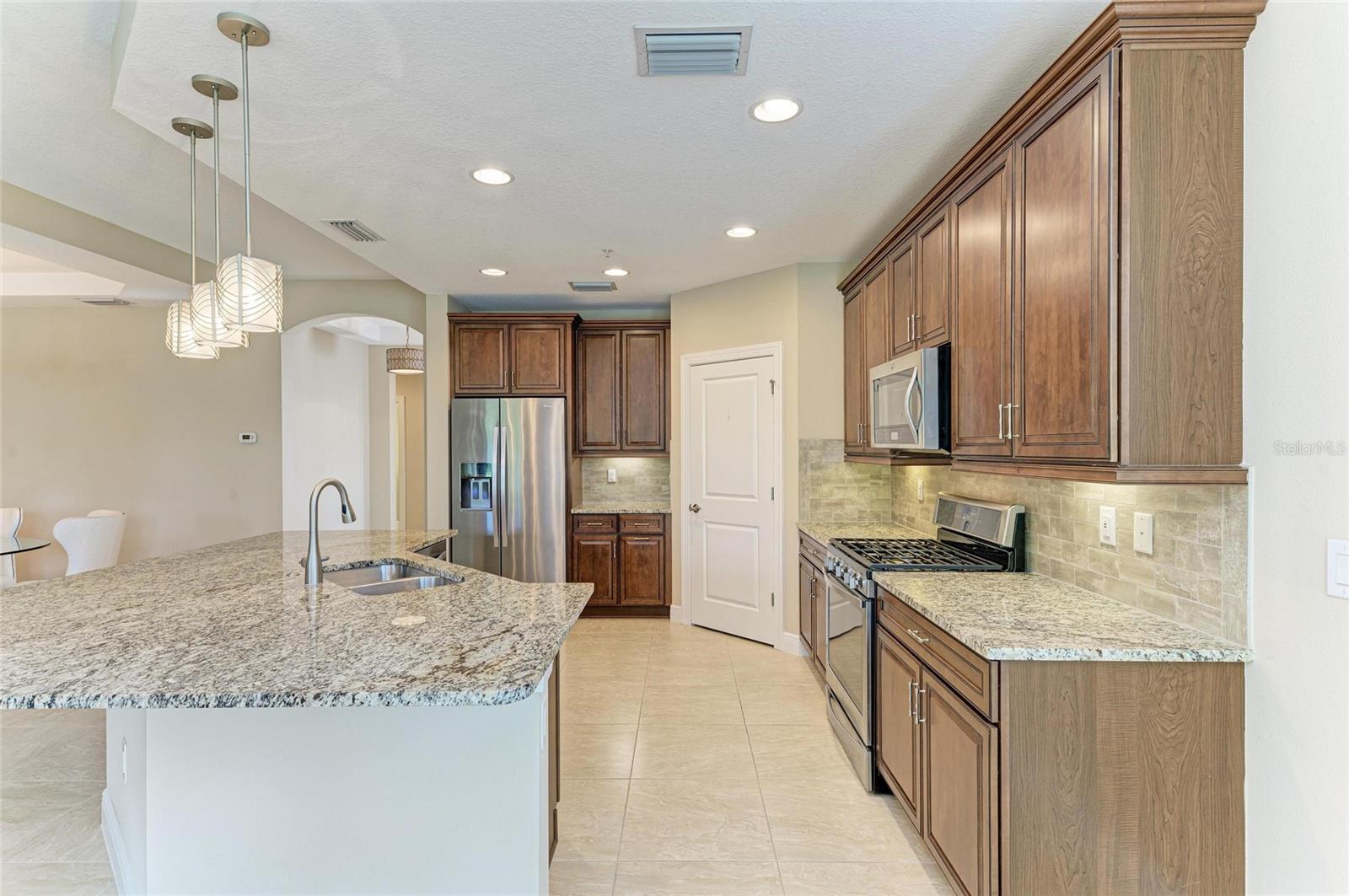 CLUBSIDE AT COUNTRY CLUB EAST PH II - Residential