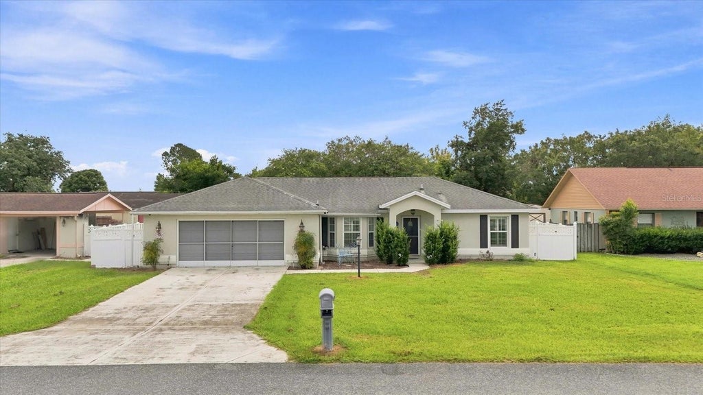 Photo of 13525 SW 43rd Circle, Ocala, FL 34473 (MLS # OM731700)
