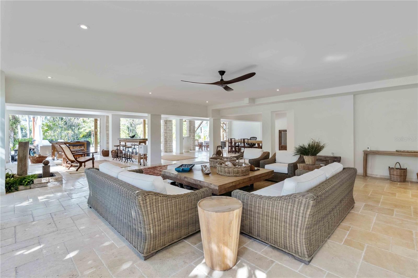 CONQUISTADOR BAYSIDE - Residential