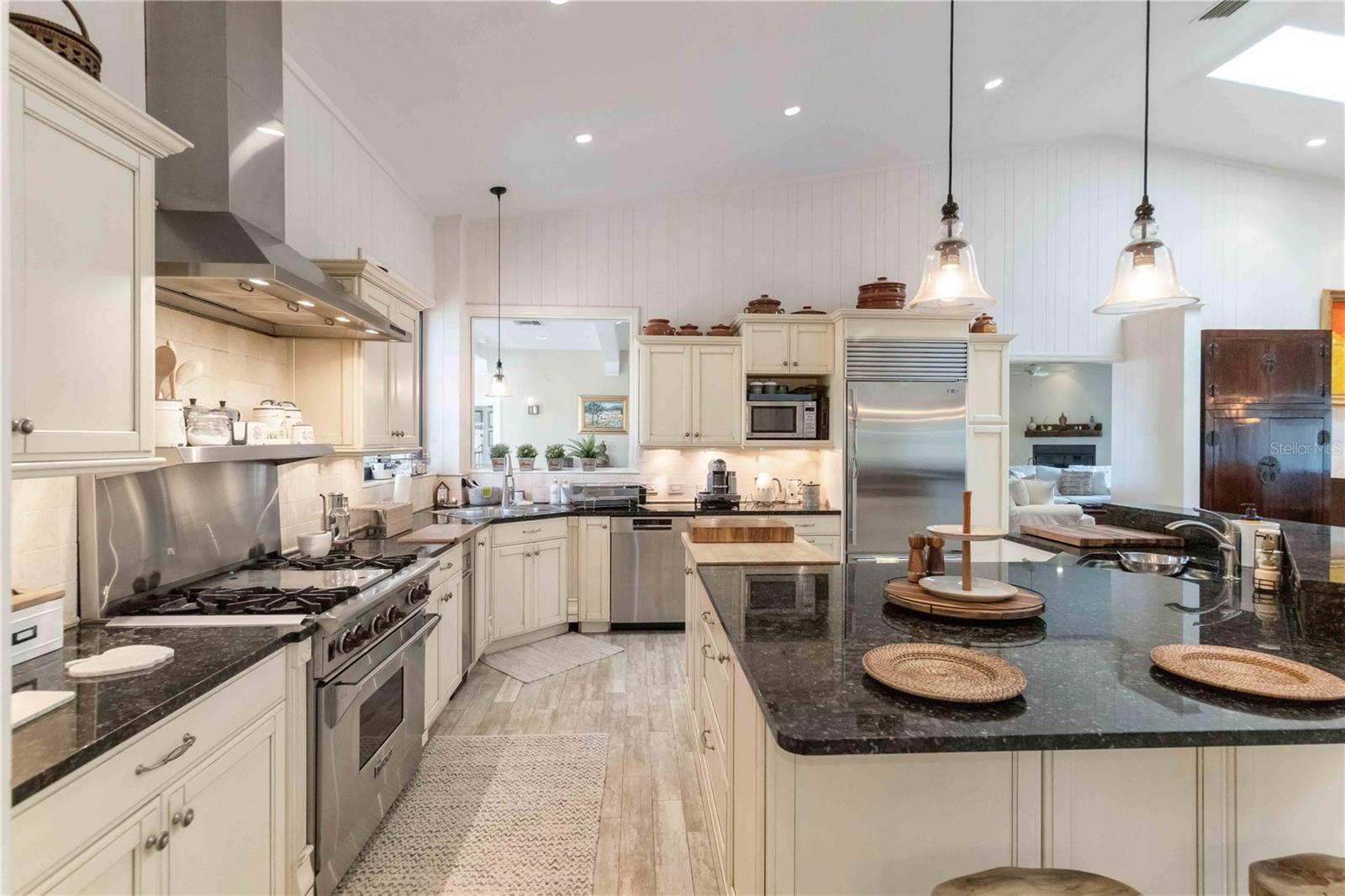 CONQUISTADOR BAYSIDE - Residential