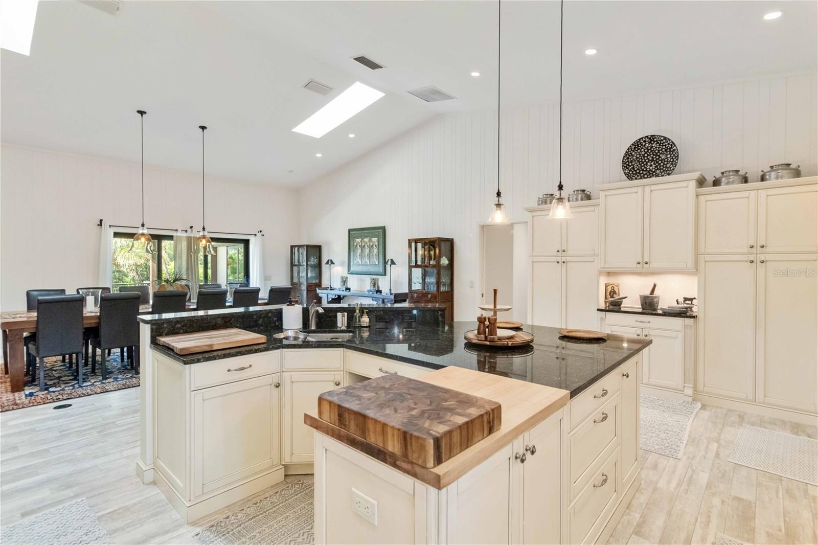 CONQUISTADOR BAYSIDE - Residential