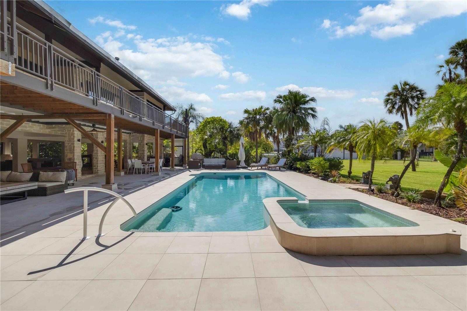 CONQUISTADOR BAYSIDE - Residential