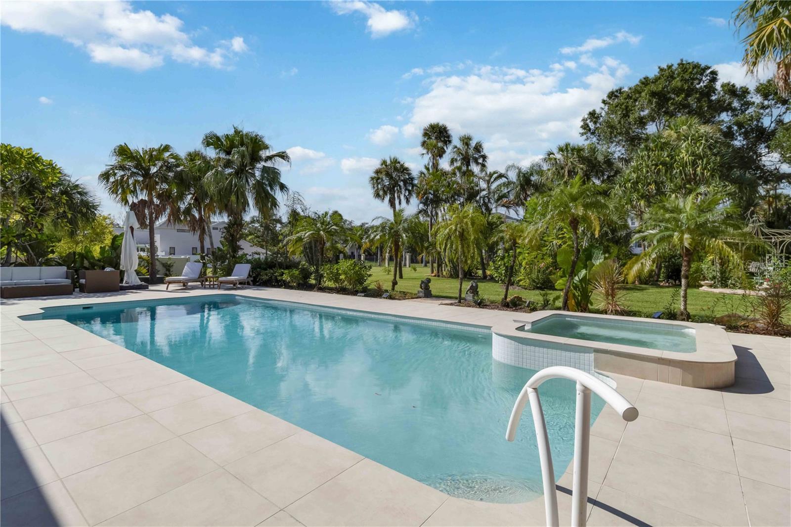 CONQUISTADOR BAYSIDE - Residential