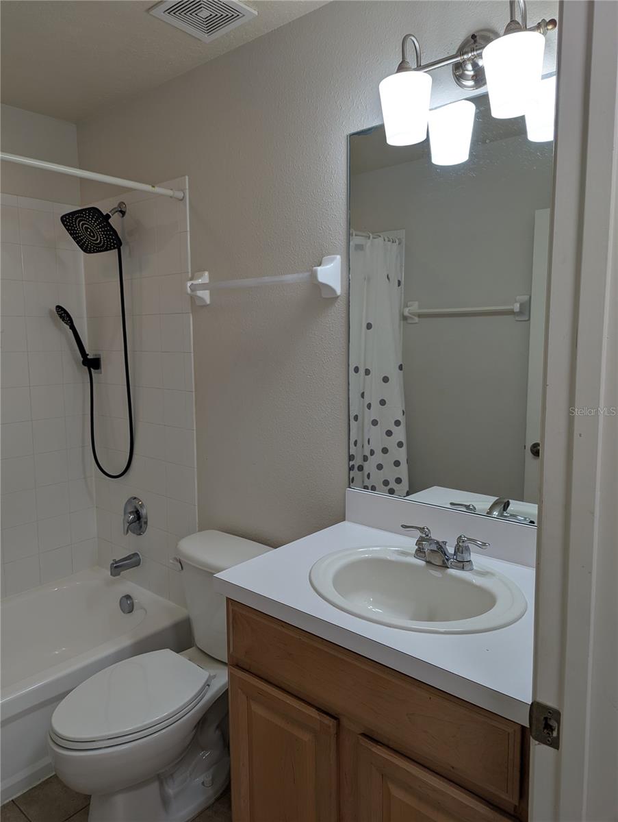 THE TWNHMS AT LIGHTHOUSE COVE II - Residential Lease