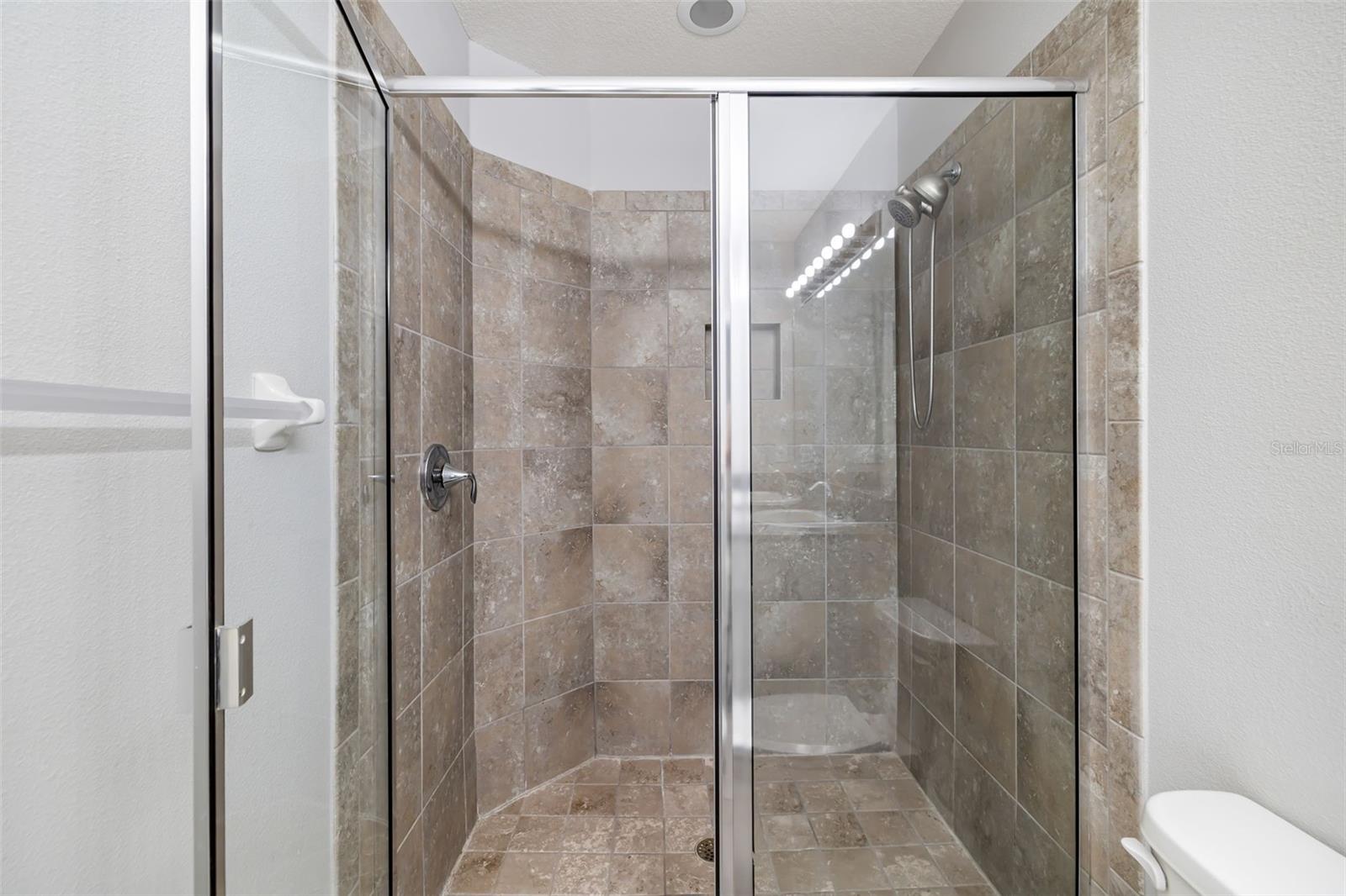 LANDING PH 1 - Residential