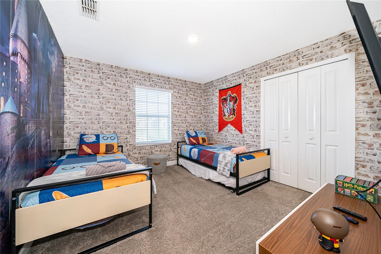 STOREY LAKE PH 3 - Residential