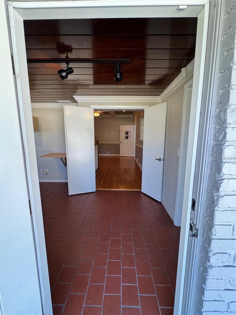 LINGER & NICHOLS SUB - Commercial Sale