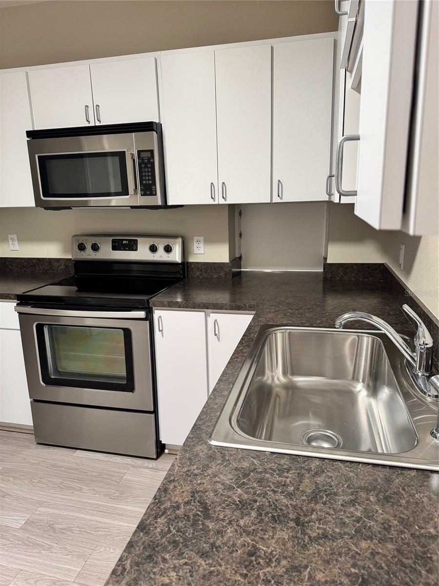 LINGER & NICHOLS SUB - Commercial Sale