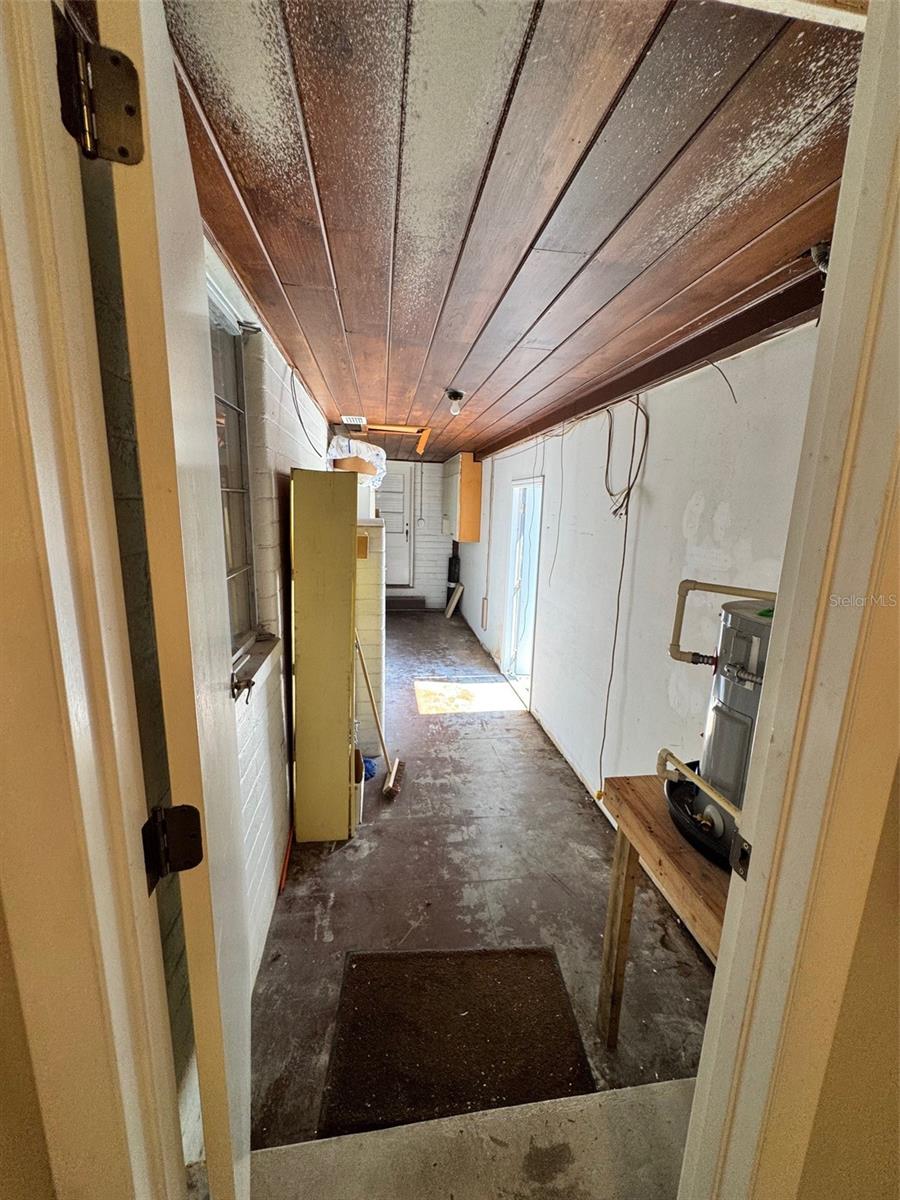 LINGER & NICHOLS SUB - Commercial Sale