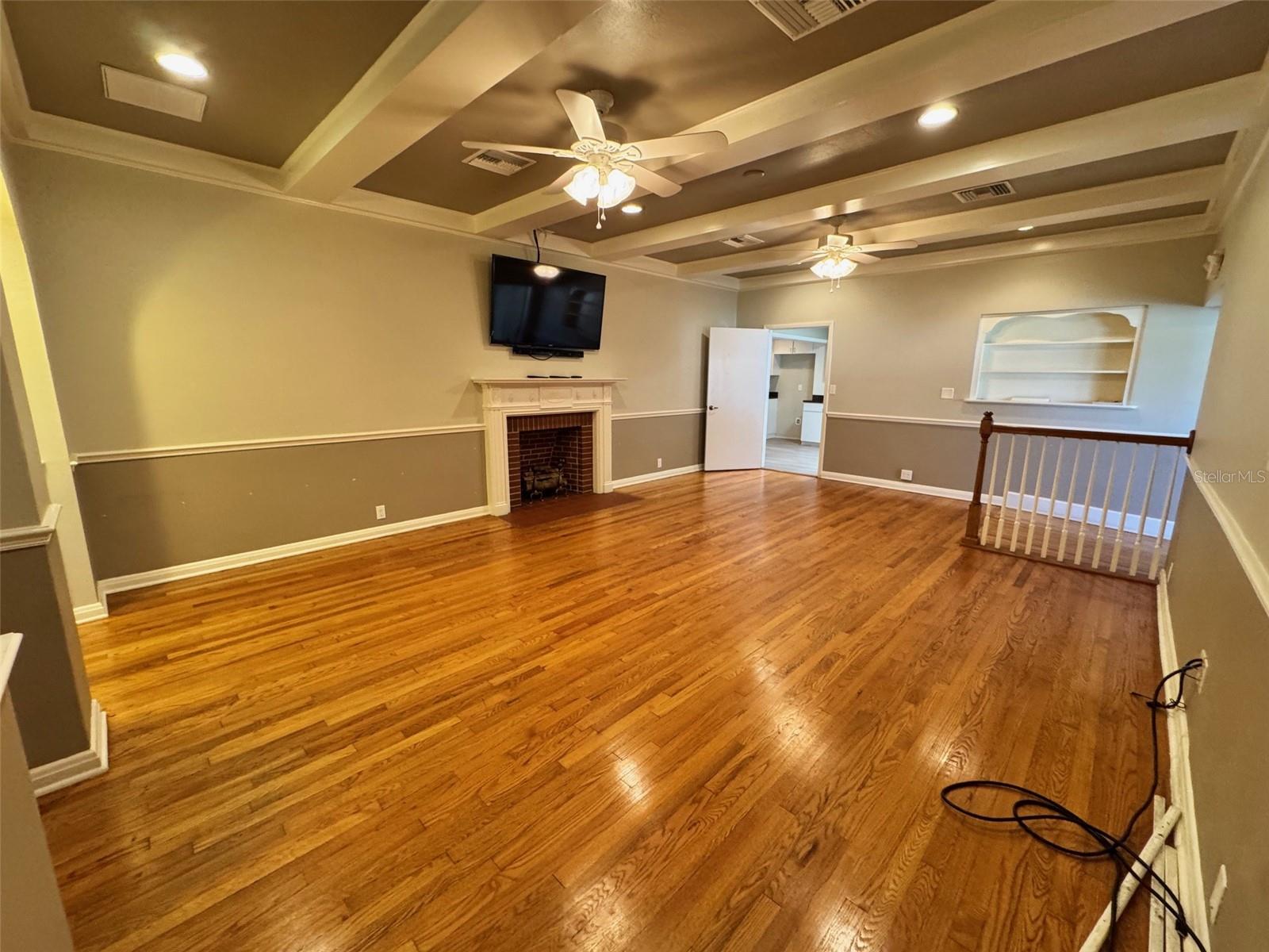 LINGER & NICHOLS SUB - Commercial Sale