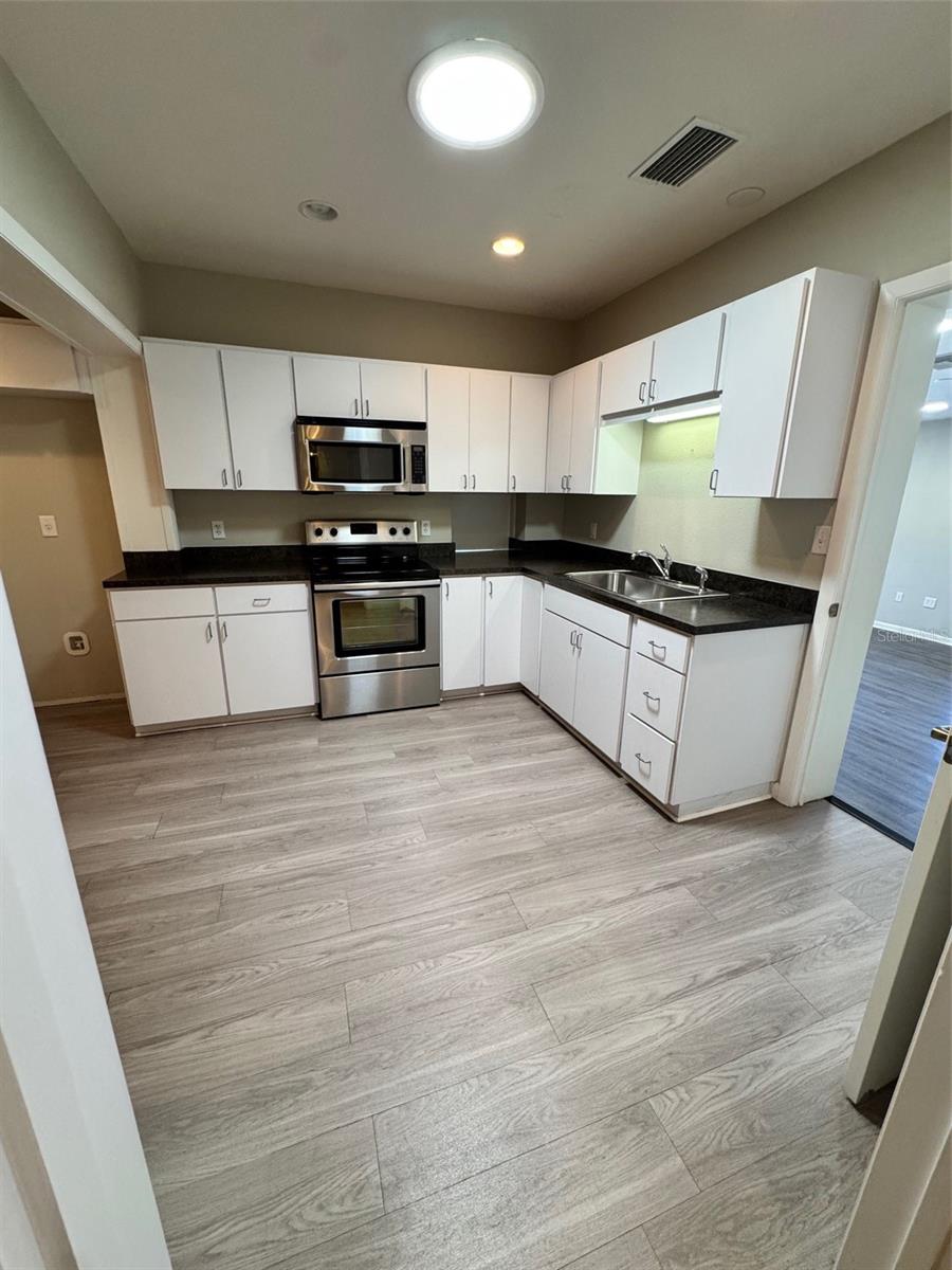 LINGER & NICHOLS SUB - Commercial Sale