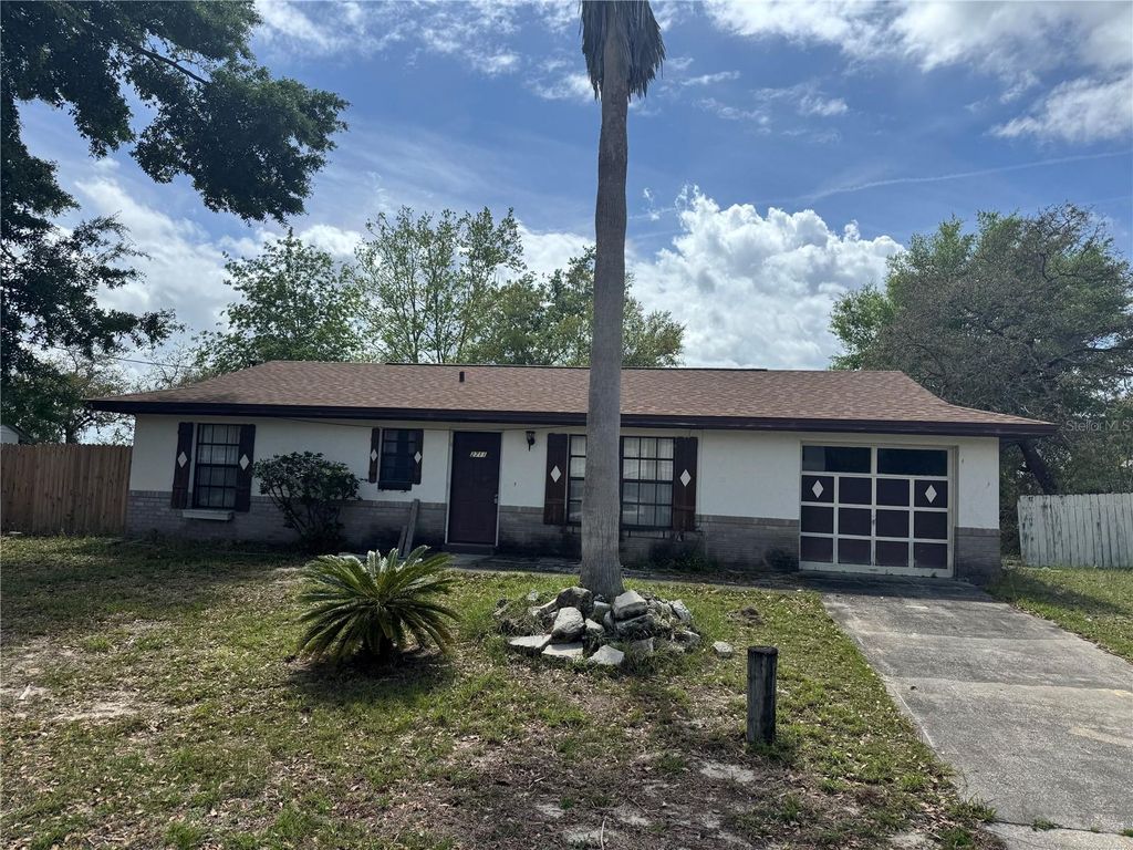 Photo of 2711 Dristol Lane, Deltona, FL 32738 (MLS # V4948187)