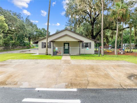 Photo of 102 S Highland Street, Bushnell, FL 33513 (MLS # S5133406)