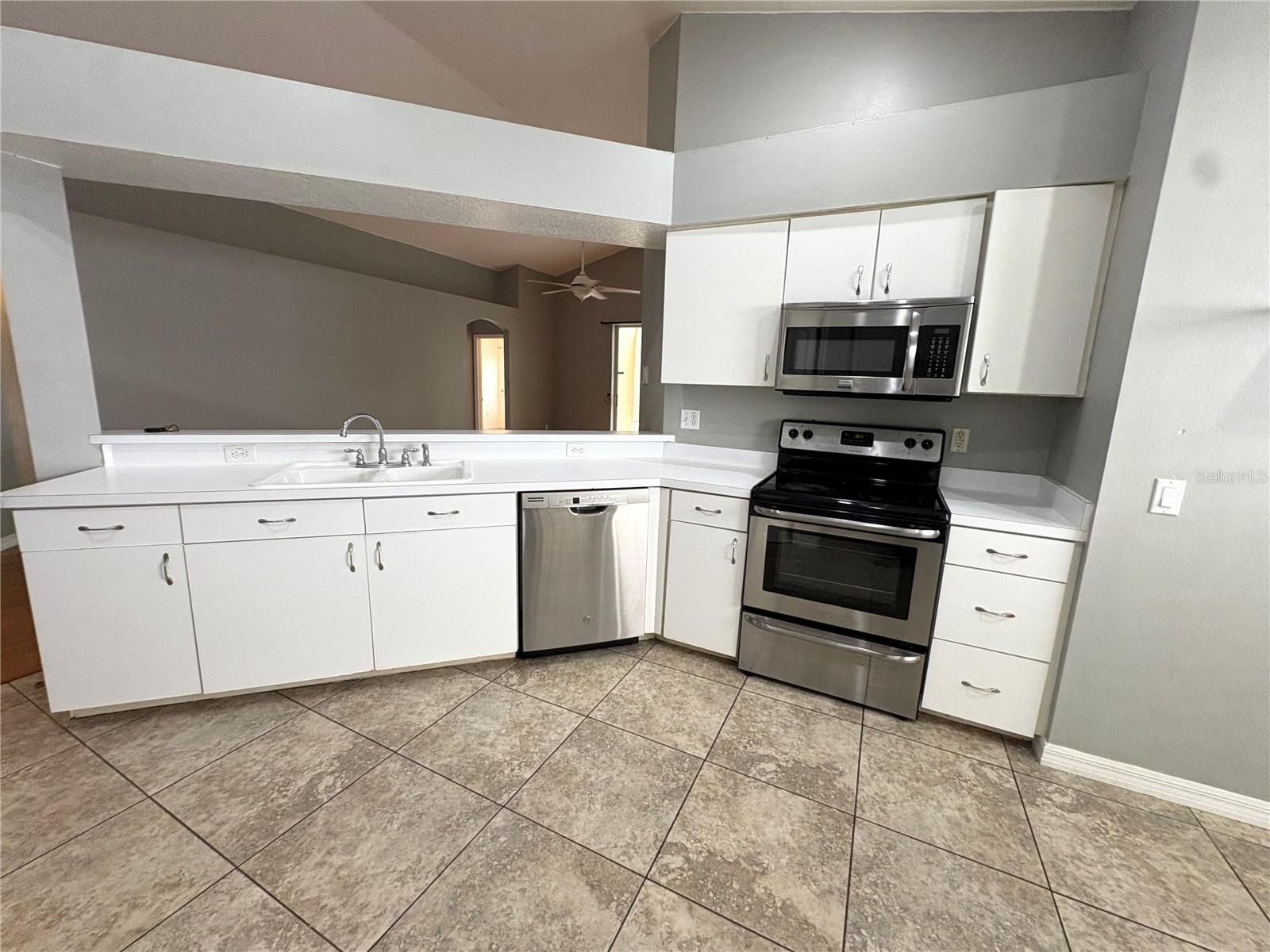 PAVILION PH 2 - Residential Lease