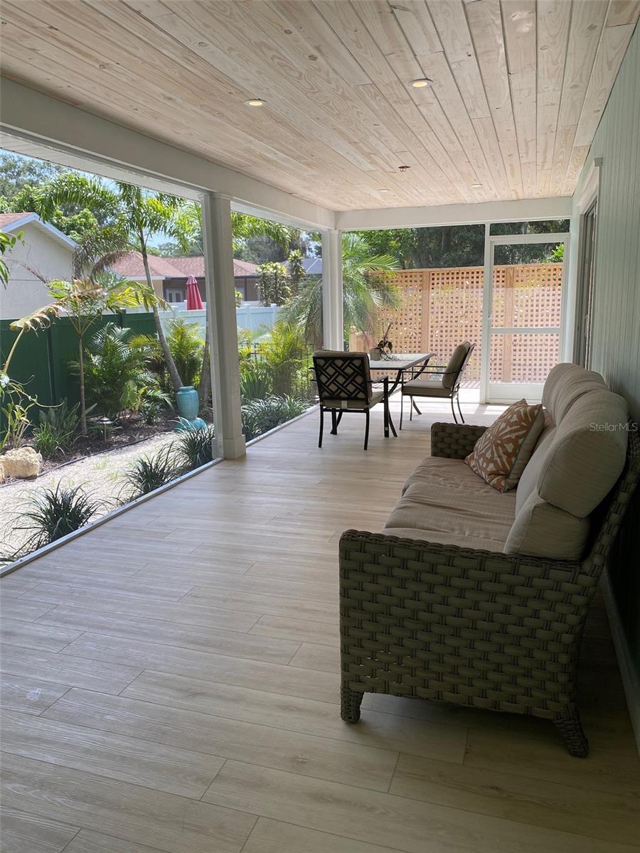 HYDE PARK TERRACE - Residential Lease