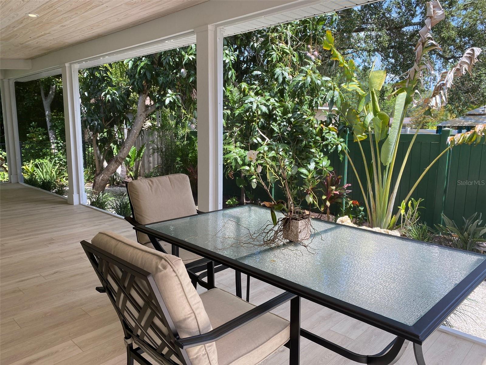 HYDE PARK TERRACE - Residential Lease