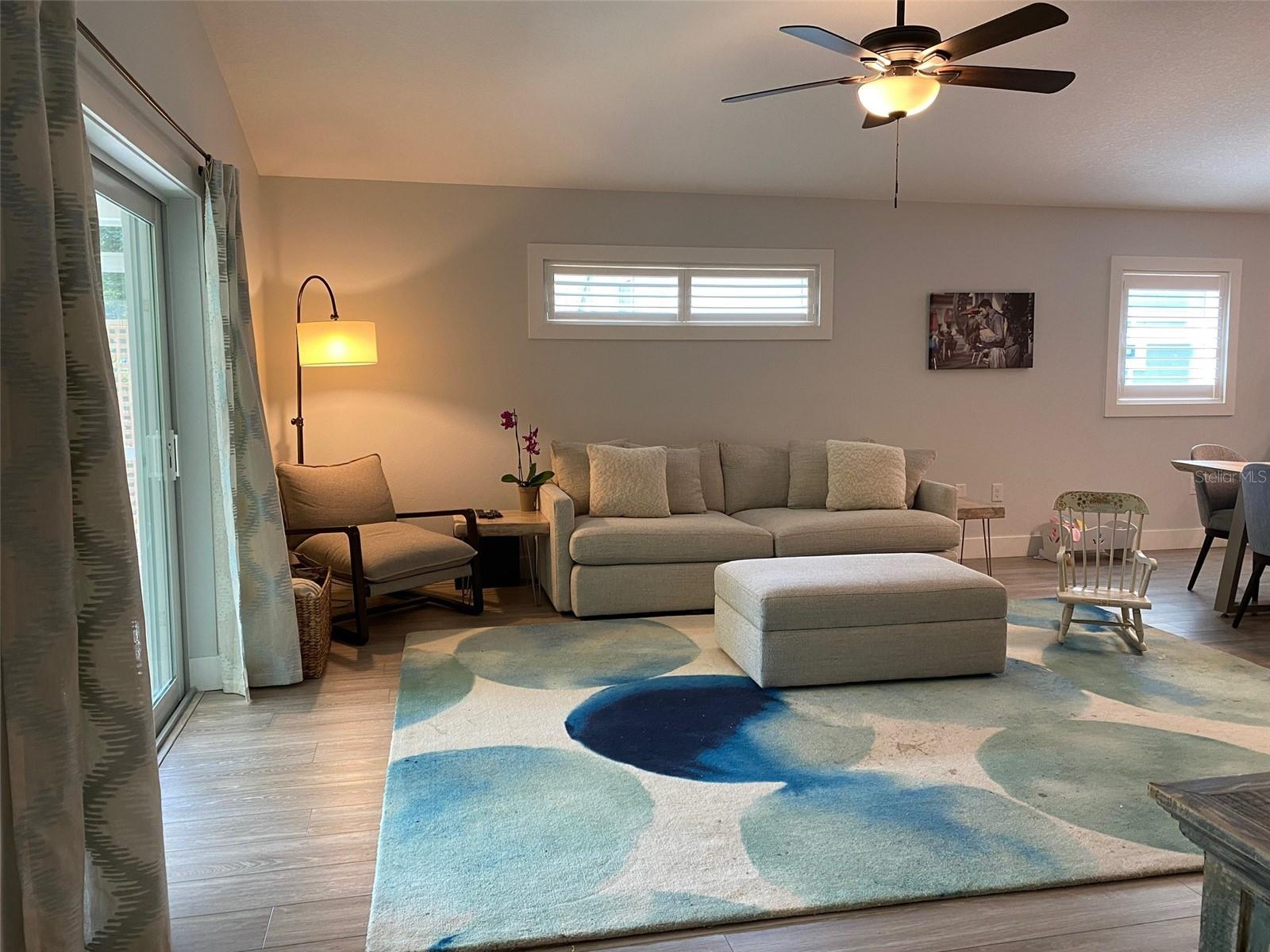 HYDE PARK TERRACE - Residential Lease