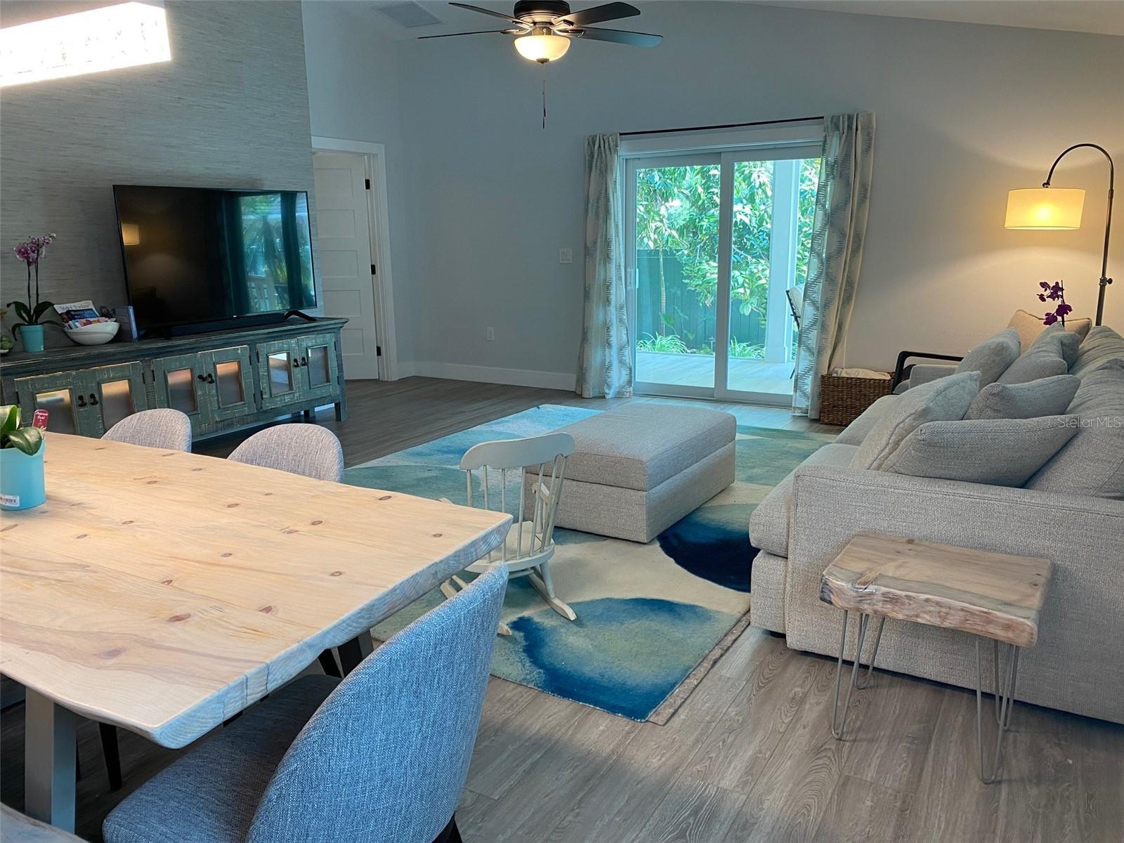 HYDE PARK TERRACE - Residential Lease