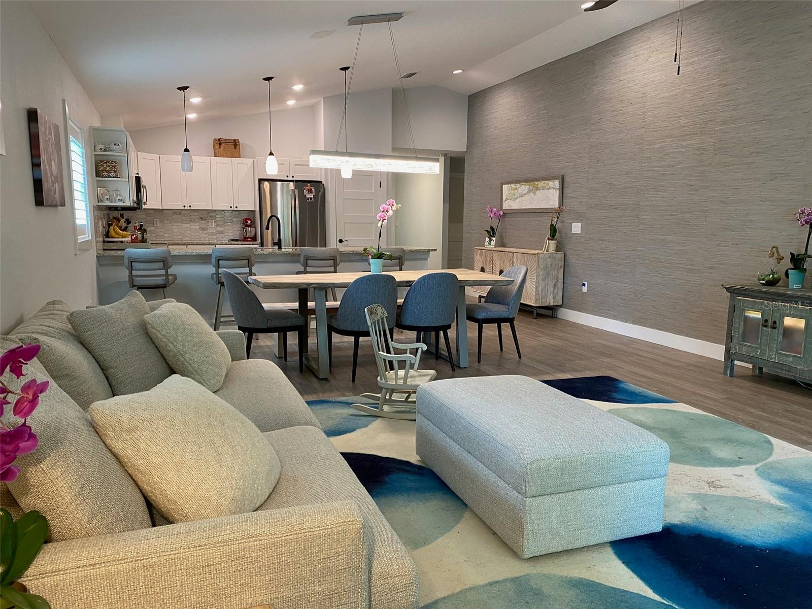 HYDE PARK TERRACE - Residential Lease