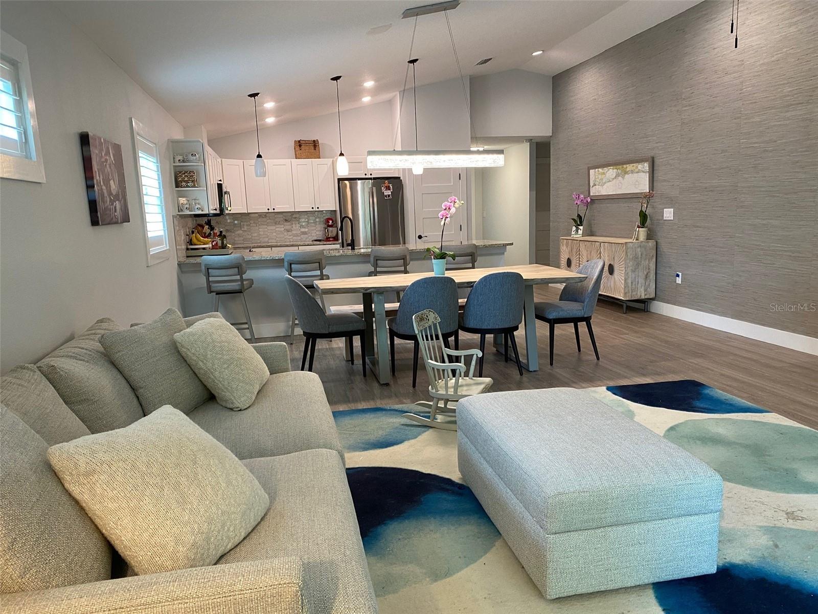 HYDE PARK TERRACE - Residential Lease