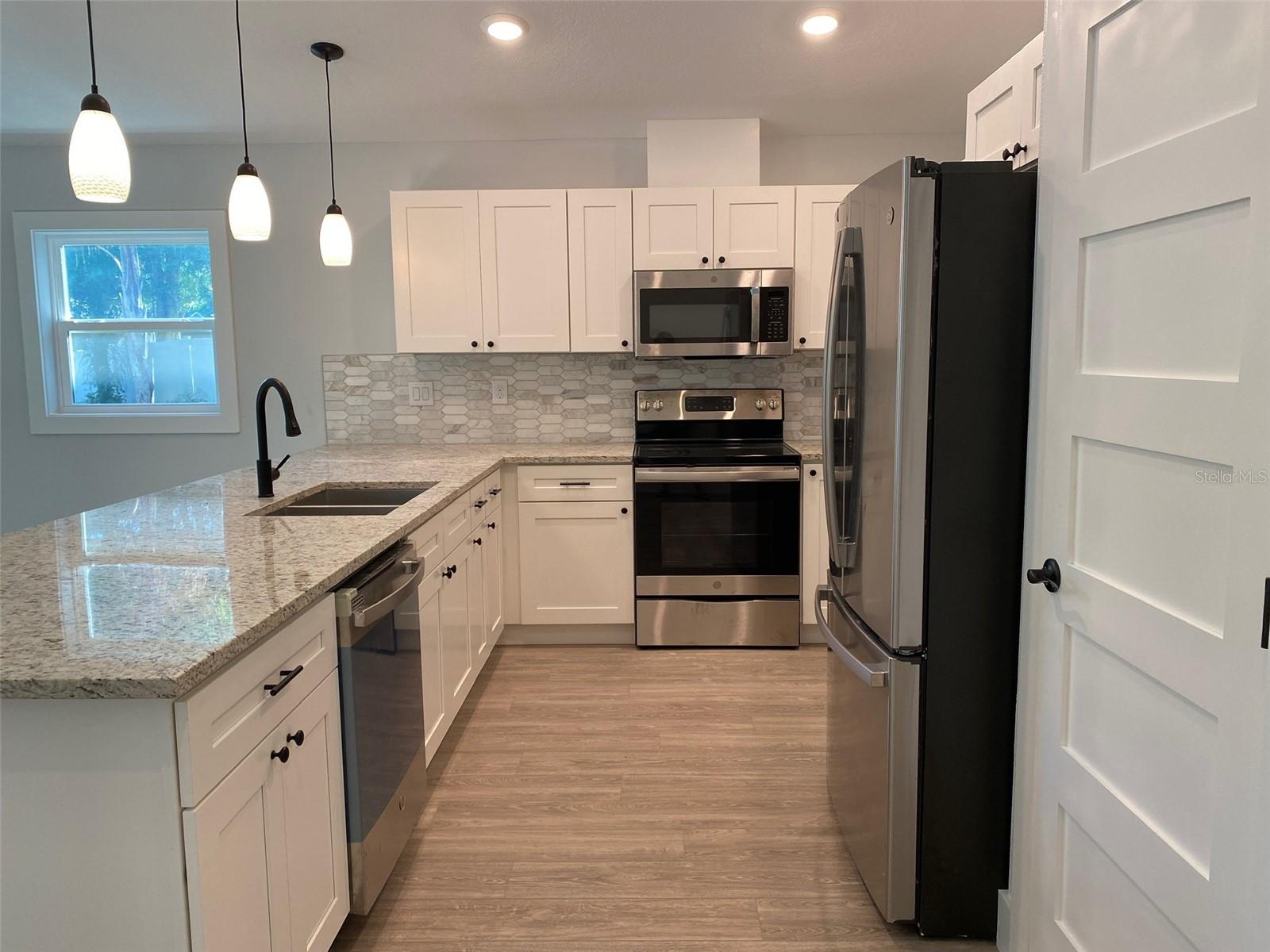 HYDE PARK TERRACE - Residential Lease