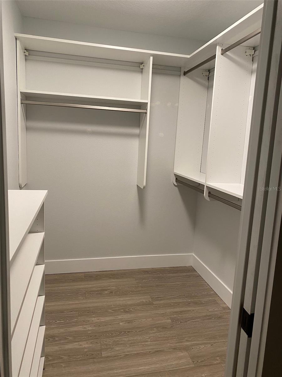 HYDE PARK TERRACE - Residential Lease